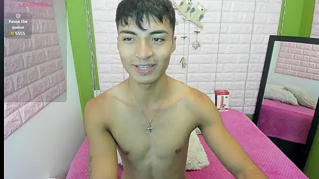 Snapshot of dylan_fun18 chatting on December 6, 6:28 pm dylan fun18 online show from December 6, 6:28 pm