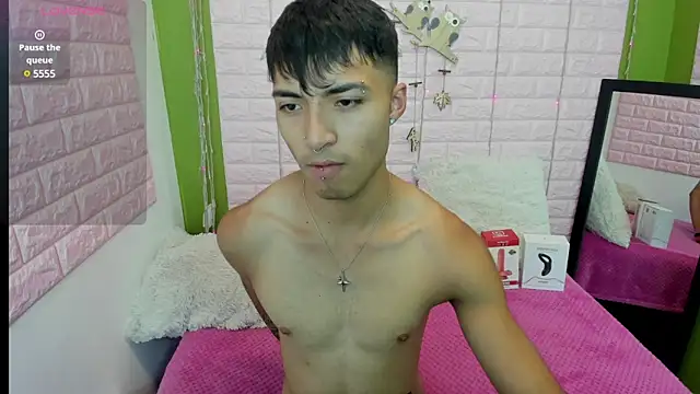 Snapshot of dylan_fun18 chatting on December 7, 6:04 pm dylan fun18 online show from December 7, 6:04 pm