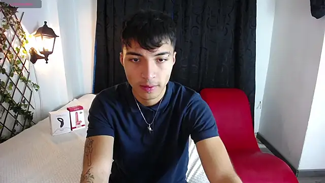 Snapshot of dylan_fun18 chatting on December 13, 2:38 pm dylan fun18 online show from December 13, 2:38 pm