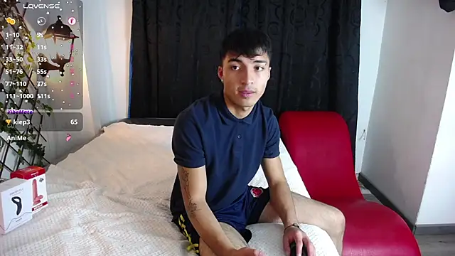 Snapshot of dylan_fun18 chatting on December 13, 5:43 pm dylan fun18 online show from December 13, 5:43 pm