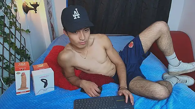 Snapshot of dylan_fun18 chatting on January 25, 11:22 pm dylan fun18 online show from January 25, 11:22 pm