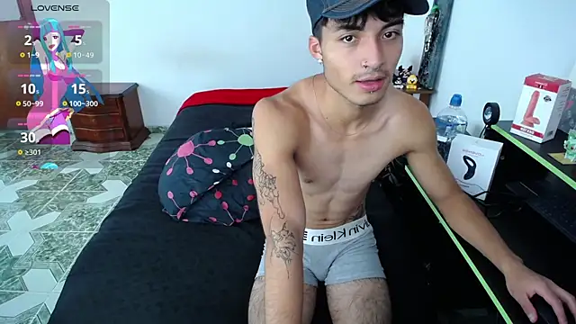 Snapshot of dylan_fun18 chatting on February 22, 7:36 pm dylan fun18 online show from February 22, 7:36 pm