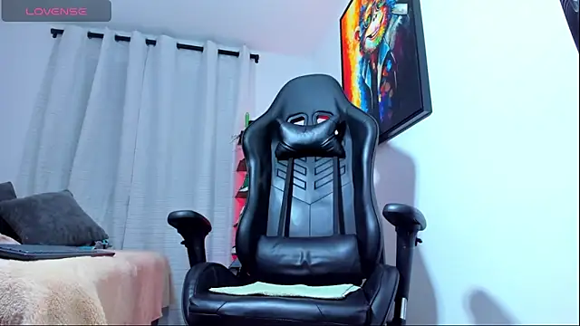 aronvillegas online show from October 26, 1:22 am