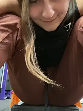 Snapshot of psilybaby chatting on January 1, 3:23 am psilybaby online show from January 1, 3:23 am