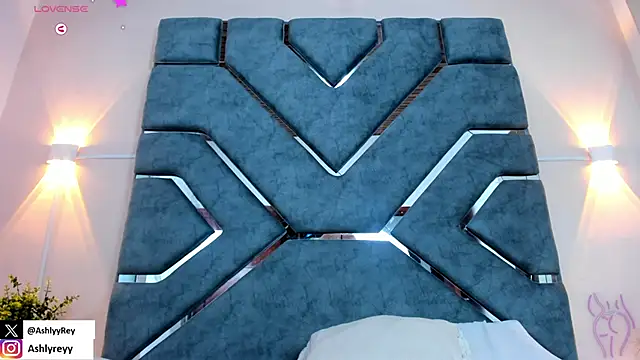 ashlyrey-1 online show from February 10, 10:51 pm