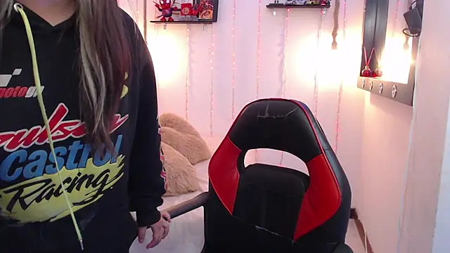 sapphire lilac online show from December 12, 7:30 am