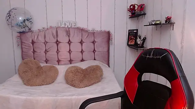 sapphire lilac online show from January 4, 6:52 am