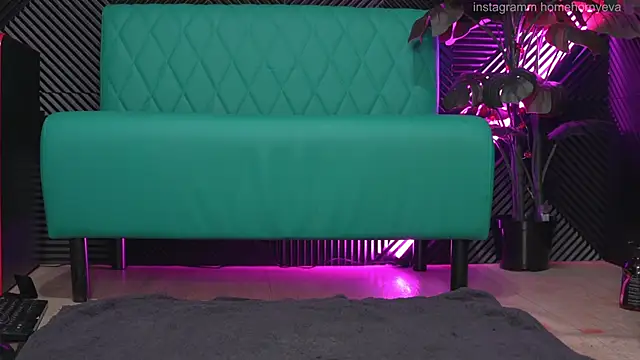 Snapshot of home_horny_eva chatting on February 2, 8:13 am home horny eva online show from February 2, 8:13 am