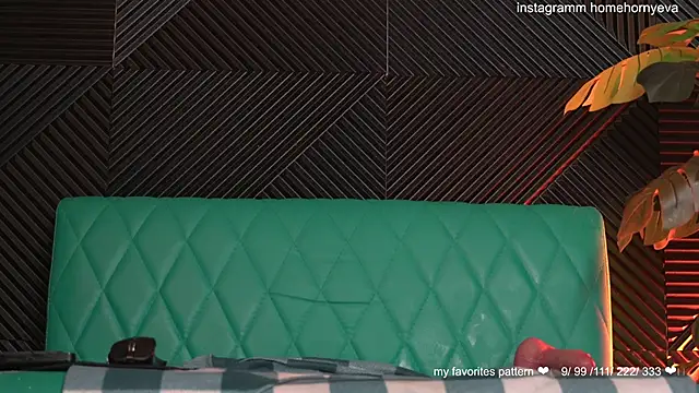 Snapshot of home_horny_eva chatting on March 14, 12:10 am home horny eva online show from March 14, 12:10 am