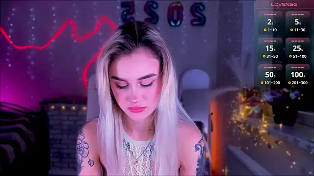 Snapshot of _Ravenaa chatting on January 24, 10:43 am Ravenaa online show from January 24, 10:43 am