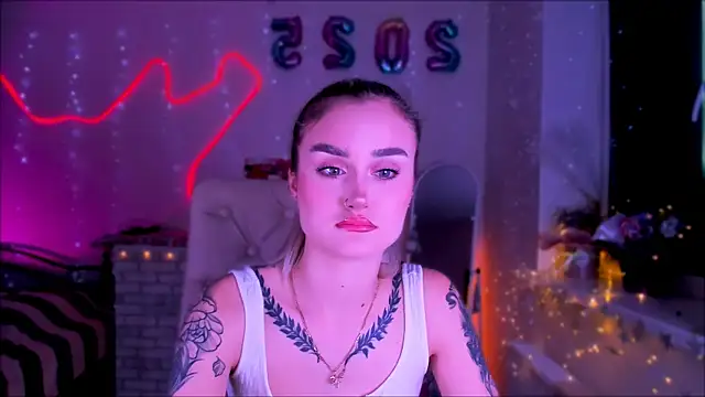 Snapshot of _Ravenaa chatting on January 28, 1:49 pm Ravenaa online show from January 28, 1:49 pm