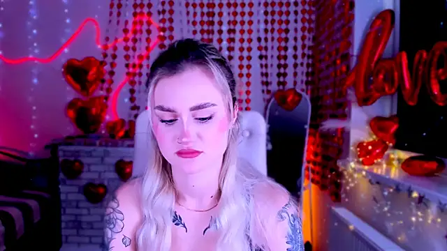 Snapshot of _Ravenaa chatting on February 21, 11:33 am Ravenaa online show from February 21, 11:33 am