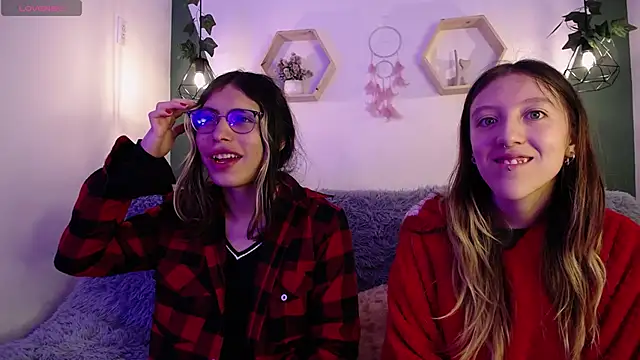 BRIAR AND BLAIR online show from December 23, 1:56 pm