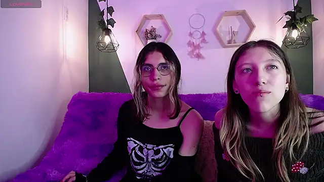 BRIAR AND BLAIR online show from December 26, 1:32 pm