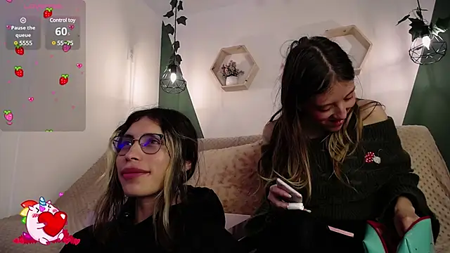 BRIAR AND BLAIR online show from January 4, 1:42 pm