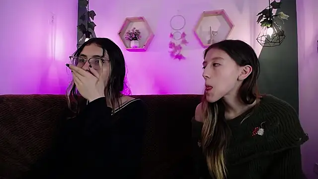 BRIAR AND BLAIR online show from February 22, 5:02 pm