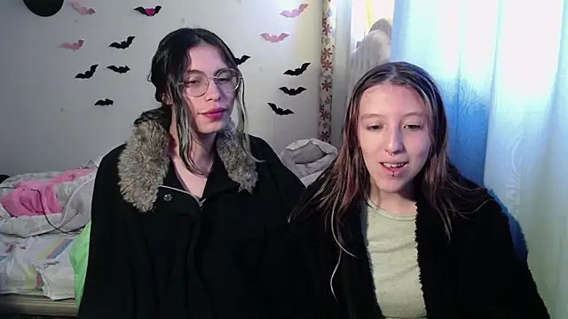 BRIAR AND BLAIR online show from September 25, 3:49 pm