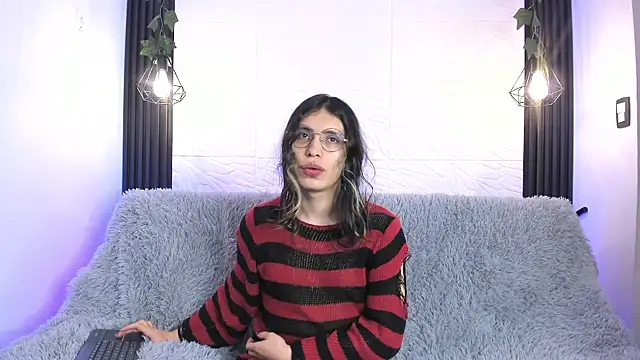 BRIAR AND BLAIR online show from November 15, 12:45 pm