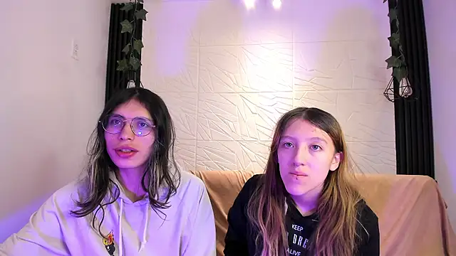 BRIAR AND BLAIR online show from November 19, 1:11 pm