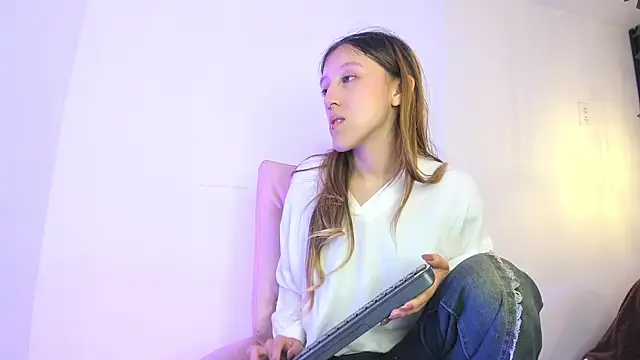 BRIAR AND BLAIR online show from December 1, 4:34 pm