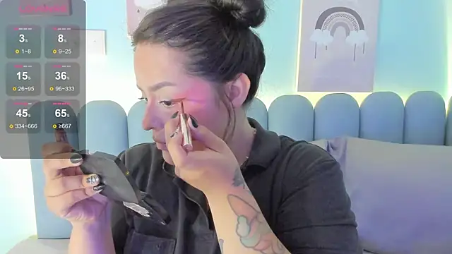 curvy rousi online show from October 28, 11:36 am