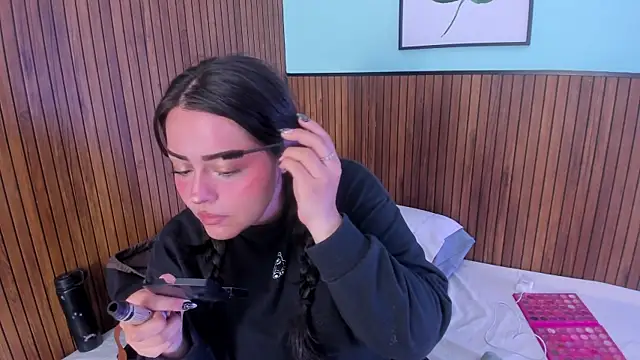 curvy rousi online show from November 15, 11:40 am