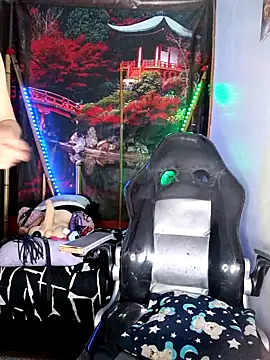 Snapshot of dark_doll5 chatting on December 8, 1:56 am dark doll5 online show from December 8, 1:56 am