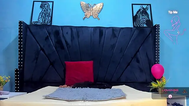 MAISE HILL1 online show from January 25, 11:34 am