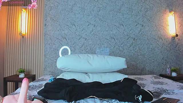 adara scot online show from December 18, 2:17 pm