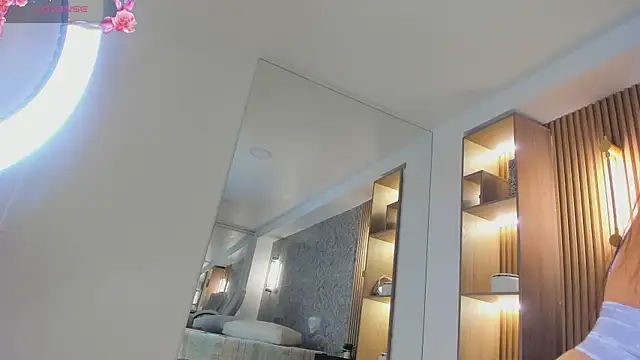 adara scot online show from January 7, 11:37 am