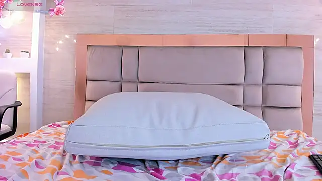 adara scot online show from February 8, 3:21 pm