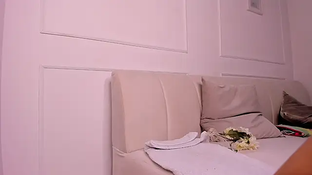 april higgins online show from February 1, 2:34 pm