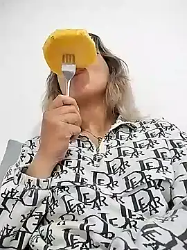 Snapshot of nina_carther chatting on February 8, 12:49 am nina carther online show from February 8, 12:49 am