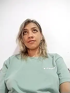 Snapshot of nina_carther chatting on February 9, 1:11 am nina carther online show from February 9, 1:11 am