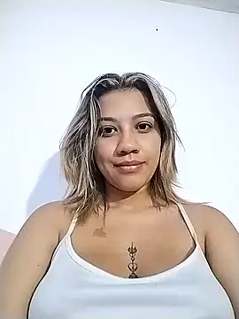 Snapshot of nina_carther chatting on February 17, 12:05 pm nina carther online show from February 17, 12:05 pm