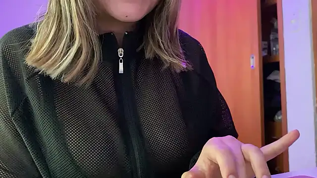 hannahcdmx online show from September 15, 5:57 pm