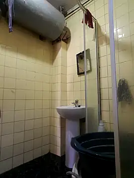 Snapshot of Polygamist chatting on October 22, 5:30 am Polygamist online show from October 22, 5:30 am