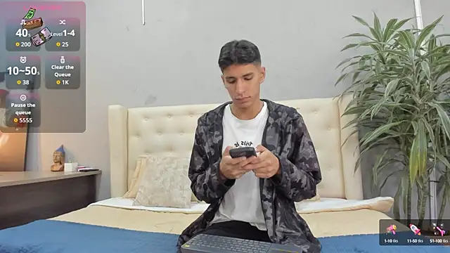 kieran derek online show from September 28, 3:34 am