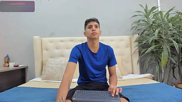 kieran derek online show from September 29, 3:11 am