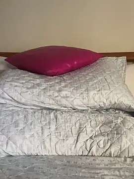 soli-lov online show from February 17, 3:31 pm