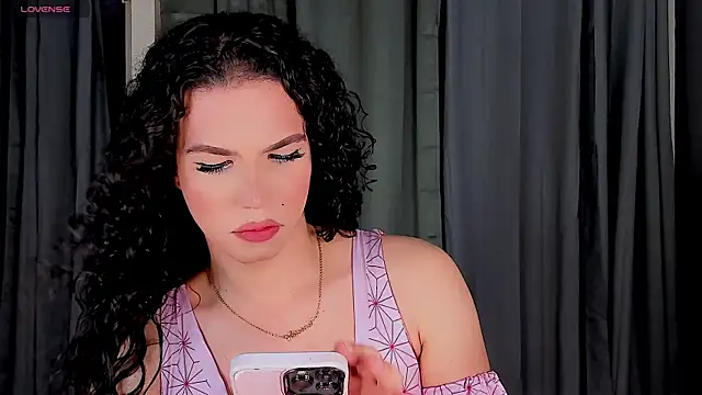 Snapshot of gatitavenecis chatting on December 18, 11:08 pm gatitavenecis online show from December 18, 11:08 pm