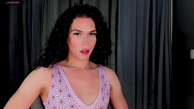 Snapshot of gatitavenecis chatting on December 19, 11:03 pm gatitavenecis online show from December 19, 11:03 pm