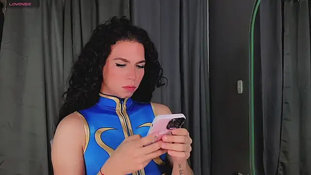 Snapshot of gatitavenecis chatting on December 21, 1:47 am gatitavenecis online show from December 21, 1:47 am