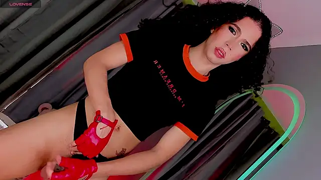 Snapshot of gatitavenecis chatting on December 28, 1:28 pm gatitavenecis online show from December 28, 1:28 pm