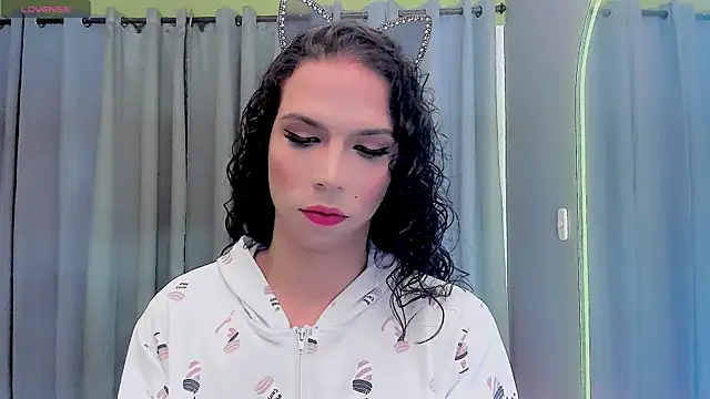 Snapshot of gatitavenecis chatting on March 6, 6:41 am gatitavenecis online show from March 6, 6:41 am