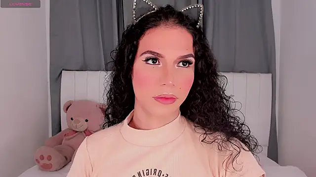 Snapshot of gatitavenecis chatting on October 3, 2:25 pm gatitavenecis online show from October 3, 2:25 pm