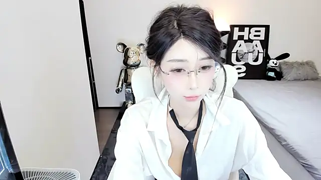 Snapshot of bdbdzs chatting on February 11, 10:07 pm bdbdzs online show from February 11, 10:07 pm