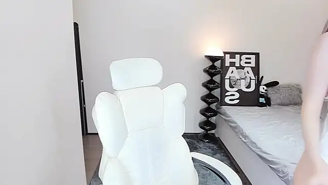 Snapshot of bdbdzs chatting on March 14, 10:05 pm bdbdzs online show from March 14, 10:05 pm