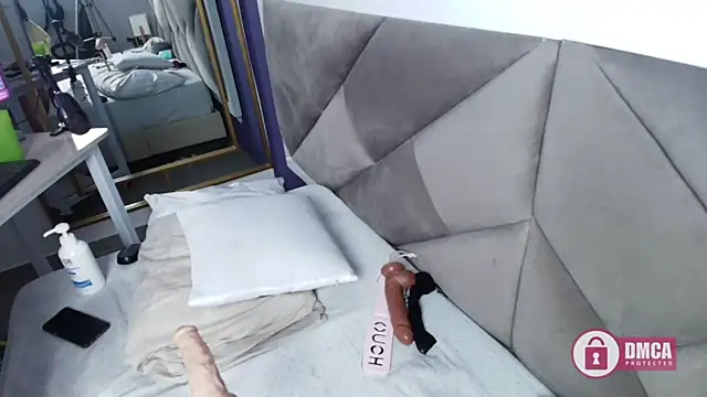 Snapshot of brigiitte_rohan chatting on March 13, 7:31 am brigiitte rohan online show from March 13, 7:31 am