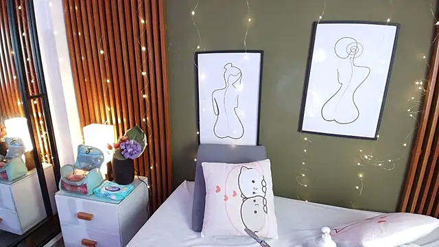 Snapshot of brigiitte_rohan chatting on October 15, 8:20 pm brigiitte rohan online show from October 15, 8:20 pm